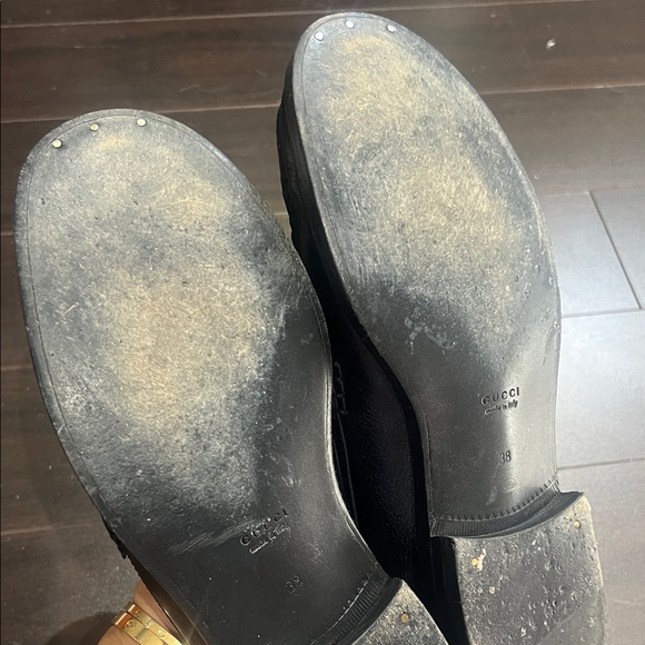 Gucci Black Leather Loafers with Gold Accents - Picture 5 of 5
